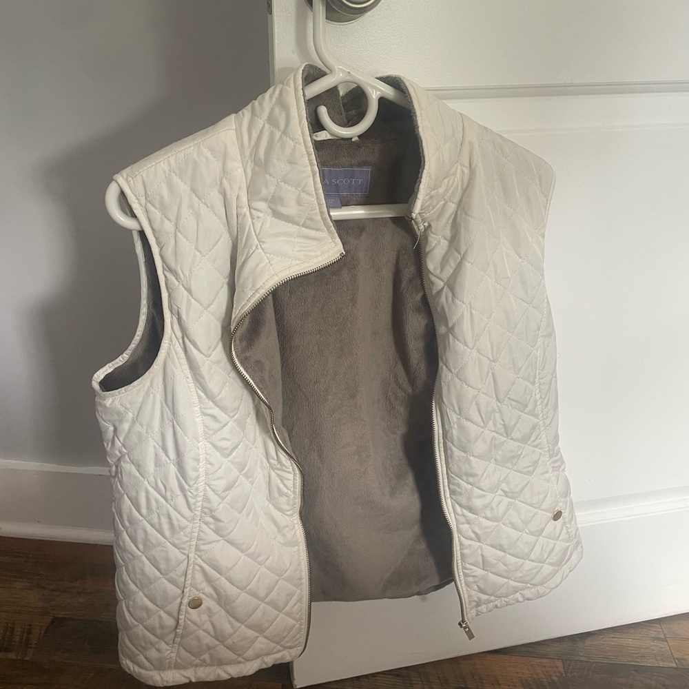 CREAM FLEECE LINED VEST